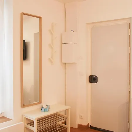 Charming In The Heart Of 14 Apartment *