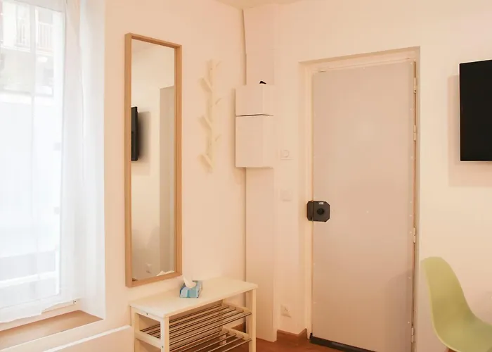 Charming In The Heart Of 14 Apartment *